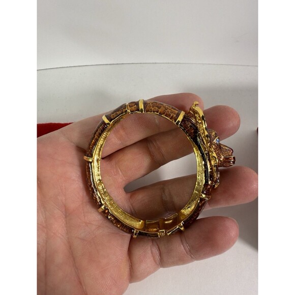 Kenneth J Lane Rhinestone Enamel Lions Head Gold Tone Clamp Bracelet Cuff 7.25" - Picture 4 of 10